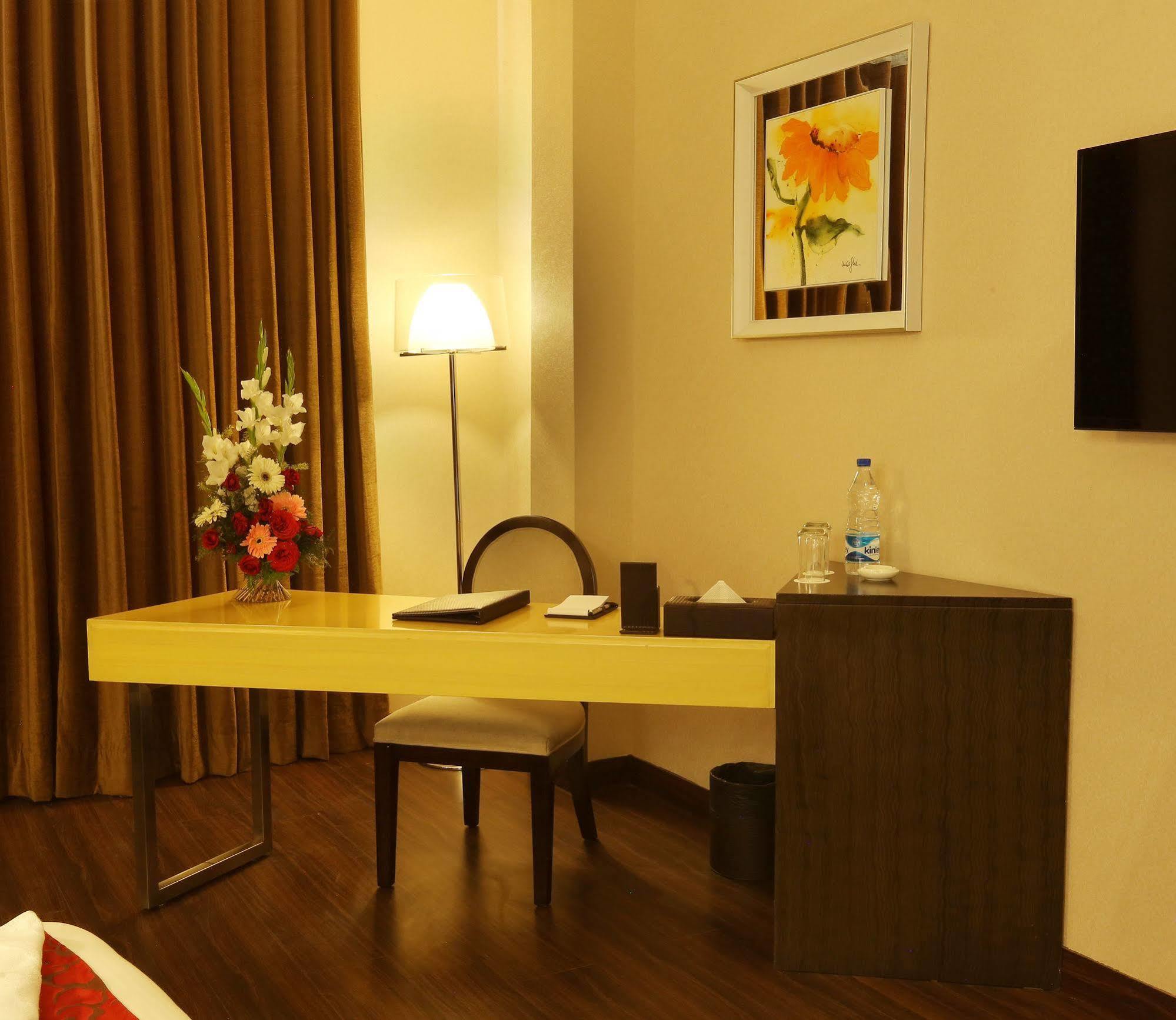Five Elements Hotels Delhi- North Avenue New Delhi Eksteriør bilde